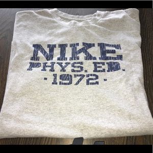 ☑️ Men’s Size L NIKE T-Shirt. ☑️